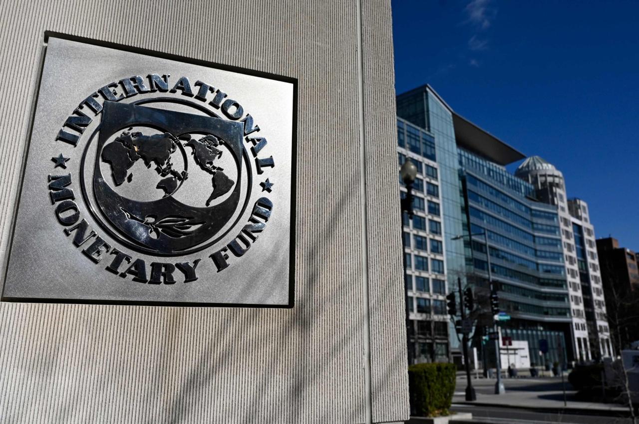 ХВЖ Ўзбекистоннинг валюта курсини «сузиб юрувчи» тоифасига ўтказди