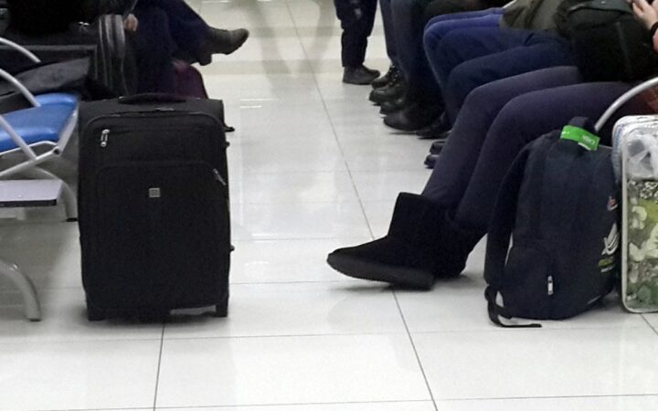 Рақобат қўмитаси маҳаллий авиарейслардаги кечикишларга компенсация тўланишини ўрганмоқда